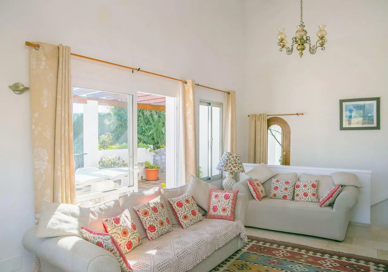 Miia Panda - Rustic Villa Mijas